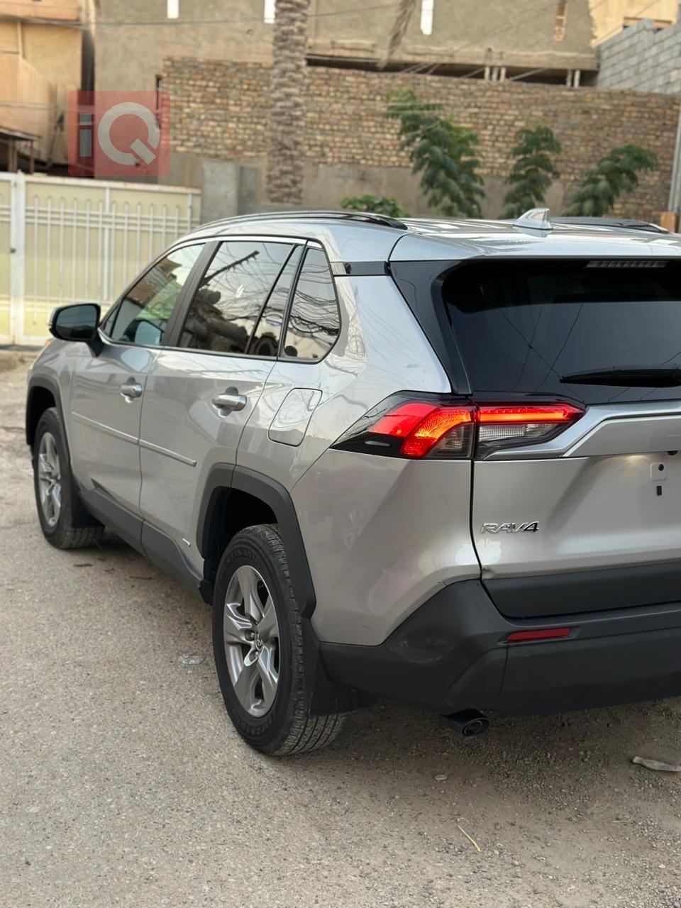 تۆیۆتا ڕاڤ 4